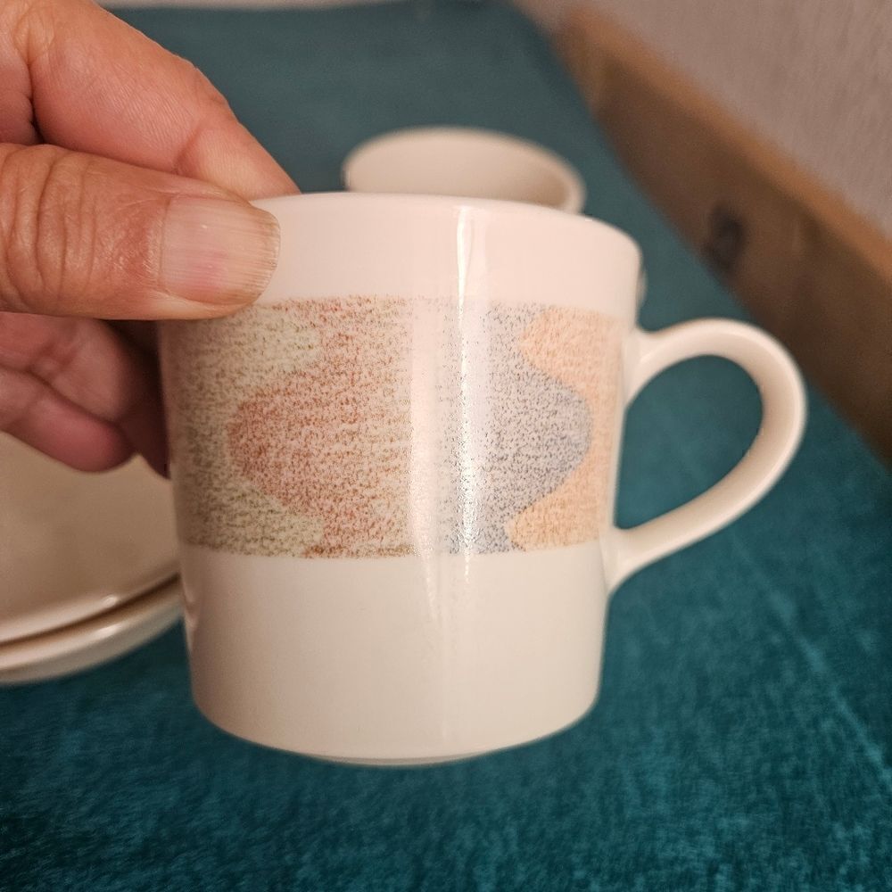 Corelle in Mirage pattern , 2 cups & 2 bowls SALE! - Picture 3 of 5